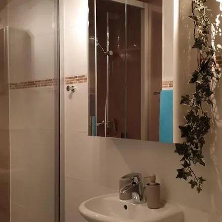 Chez Constance 3* سايلون